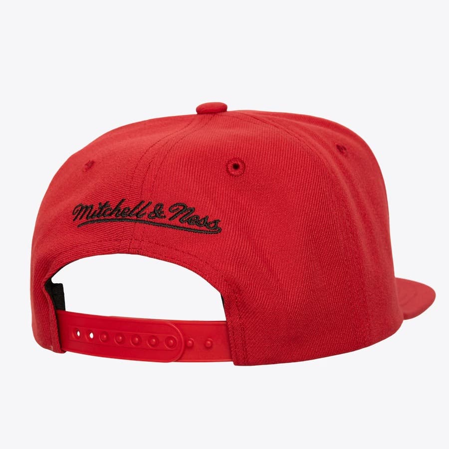 Бейсболка Mitchell & Ness Red Chicago Blackhawks Retro Snapback Hat