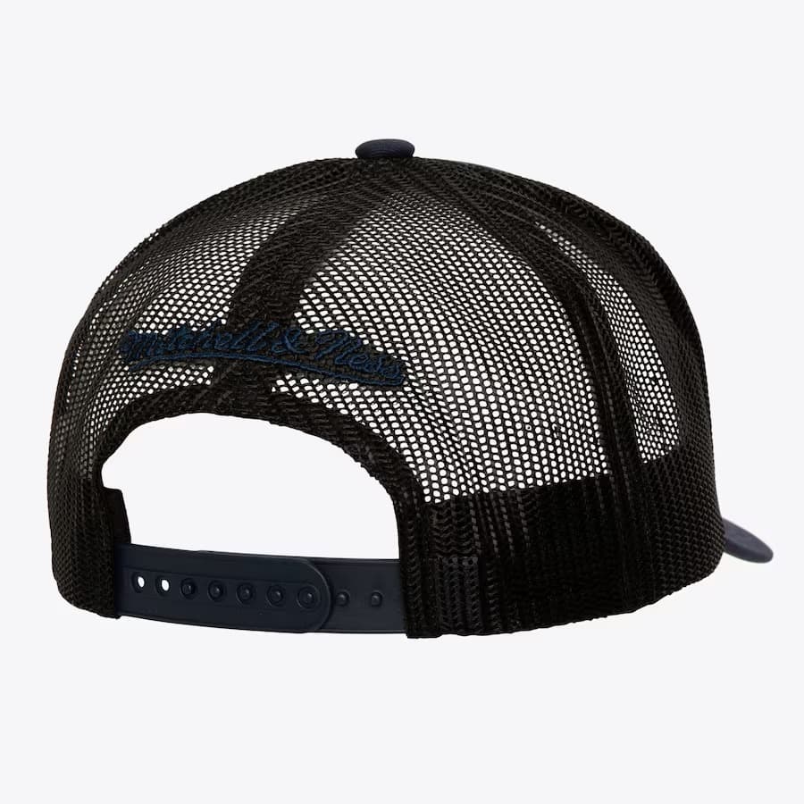 Бейсболка Mitchell & Ness Navy Dallas Cowboys Core Trucker Snapback Hat