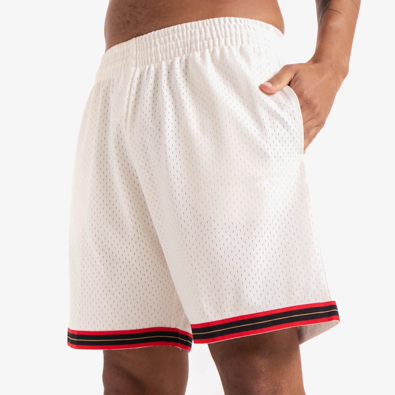 Mitchell-Ness-Philadelphia-76ers-Hardwood-Classics-Throwback-Off-White-Swingman-NBA-Shorts-2