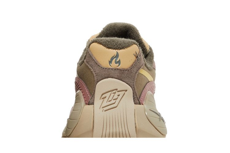 Кроссовки Street Fighter x Reebok Zig Kinetica 2.5 'Dhalsim'