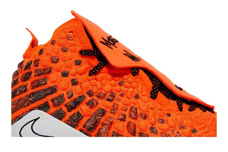 Кроссовки Nike Uninterrupted x LeBron 17 'More Than An Athlete - Hyper Crimson'