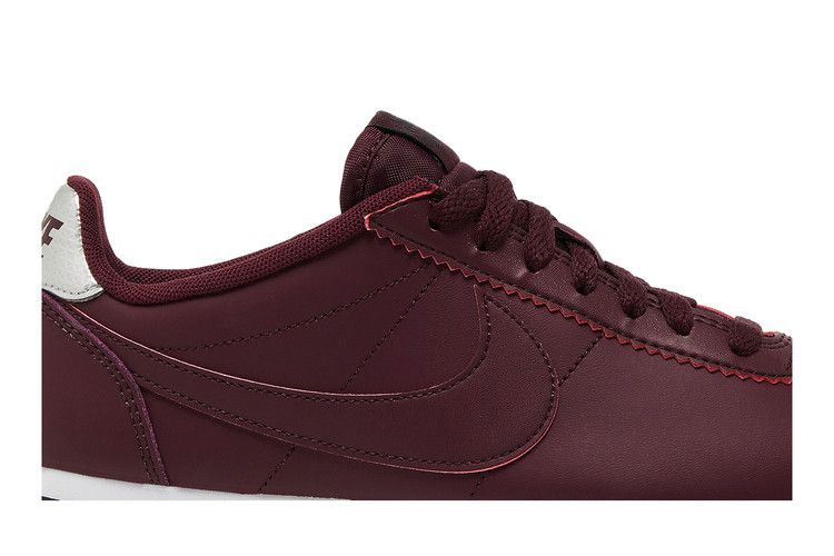 Кроссовки Nike Wmns Classic Cortez Leather 'Night Maroon'