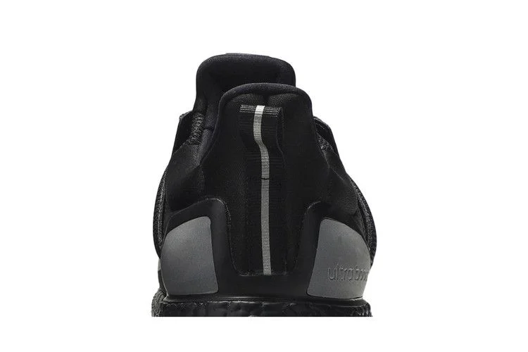 Krossovki-adidas-UltraBoost-Reflective-Black-6
