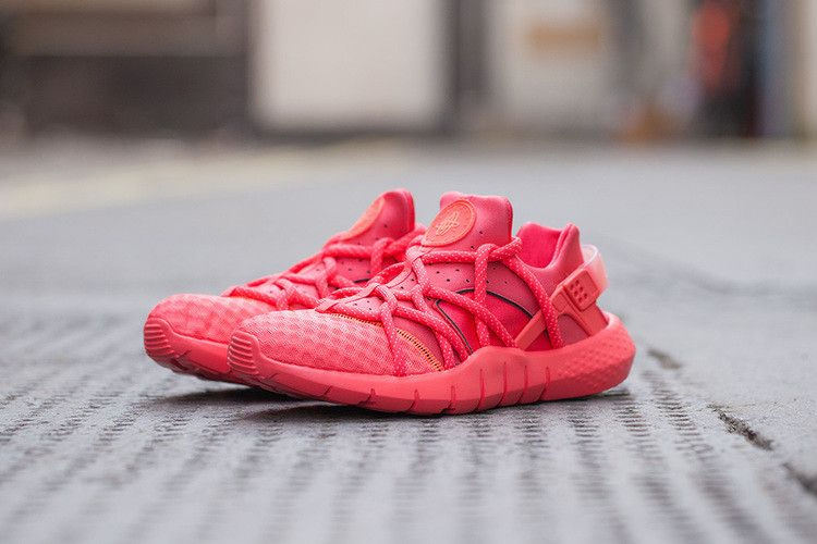 Кроссовки Nike Huarache NM 'Hot Lava'
