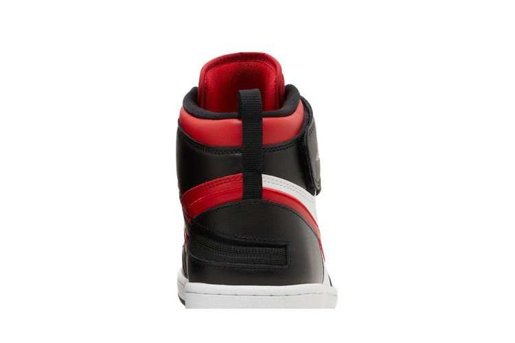 Кроссовки Air Jordan 1 High FlyEase 'Bred Toe'