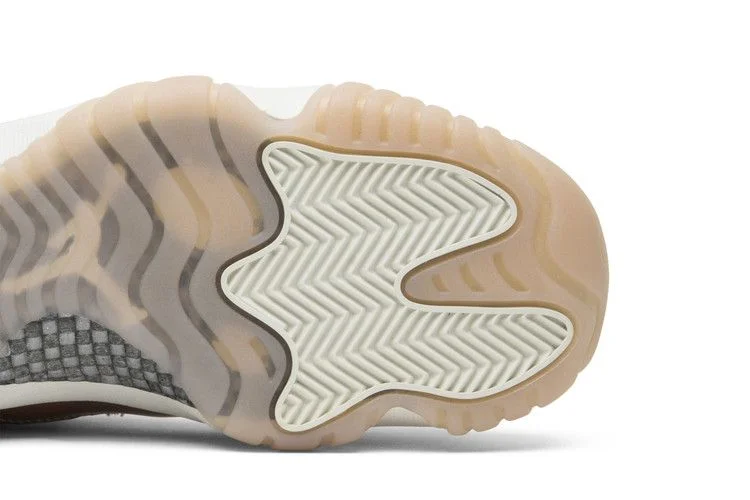 Кроссовки Wmns Air Jordan 11 Retro Low 'Rose Gold'
