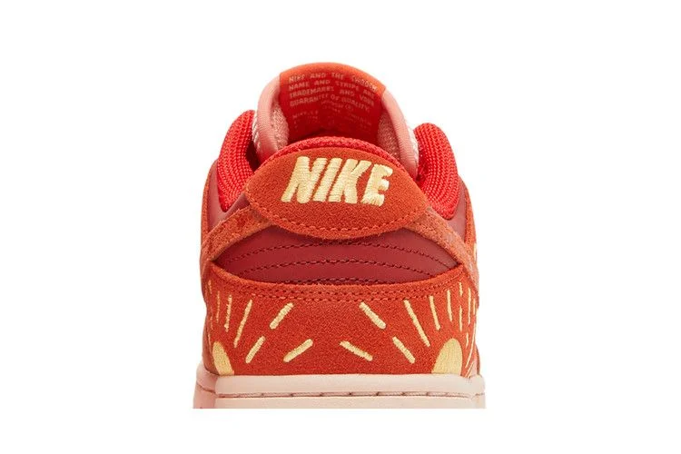 Кроссовки Nike Wmns Dunk Low 'Winter Solstice'
