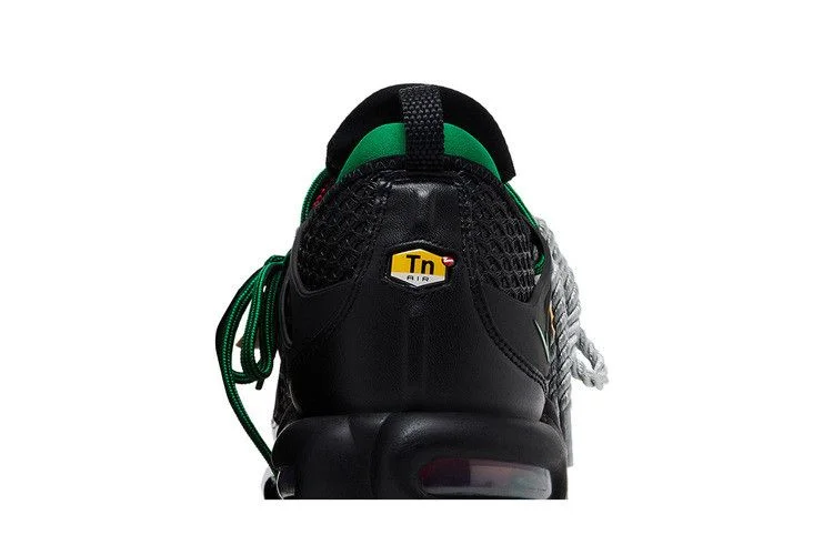 Кроссовки Homecoming x Nike Air Max Plus 'Black University Red Court Green'