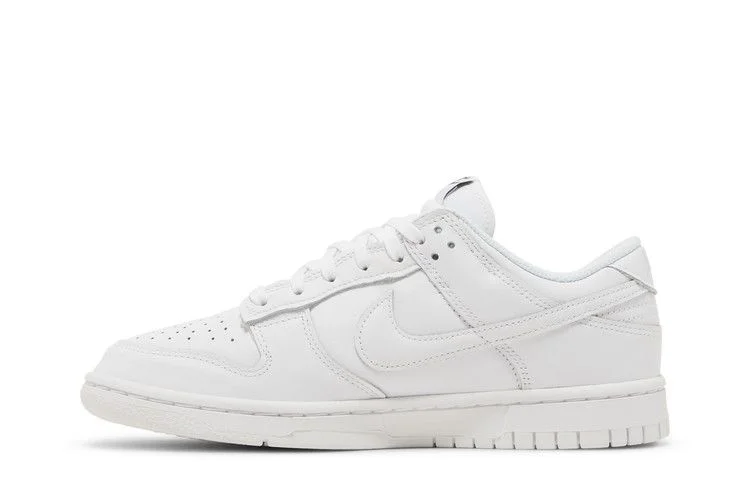 Кроссовки Nike Wmns Dunk Low 'Triple White'