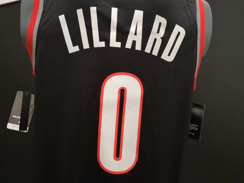 2017-18-Damian-Lillard-Portland-Trail-Blazers-0-Icon-Black-4