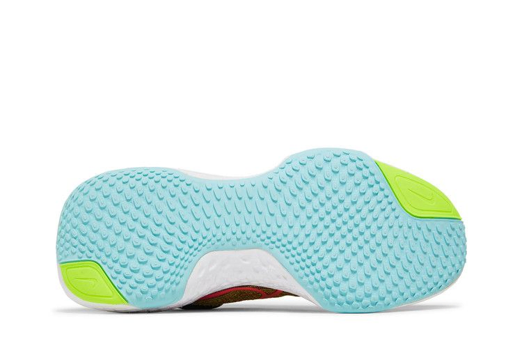 wmns-zoomx-invincible-run-flyknit-volt-bright-mango-dj5926-700_03