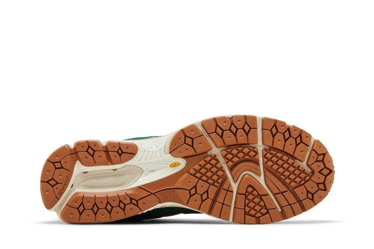 Кроссовки New Balance 2002R 'Green' ASOS Exclusive