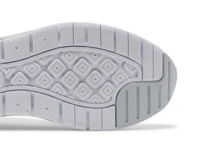 air-max-genome-white-black-cw1648-100_04