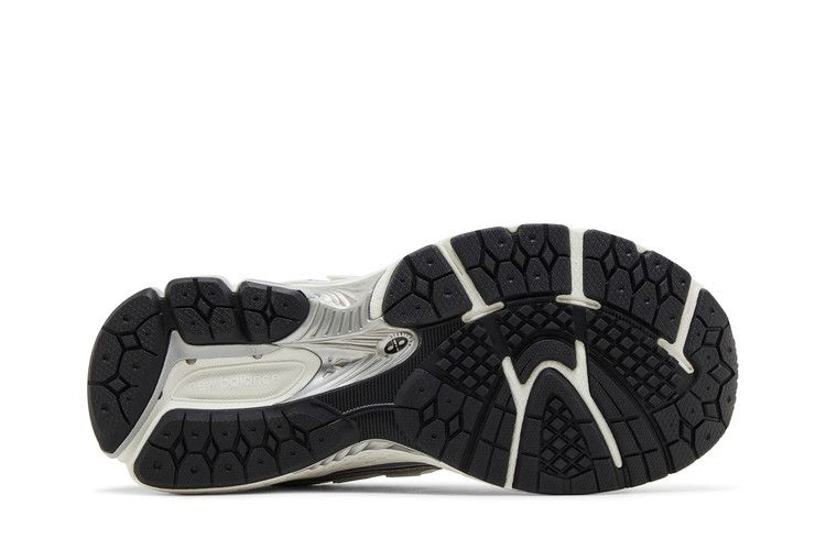Кроссовки New Balance 1906R Big Kid 'Silver Metallic Black'