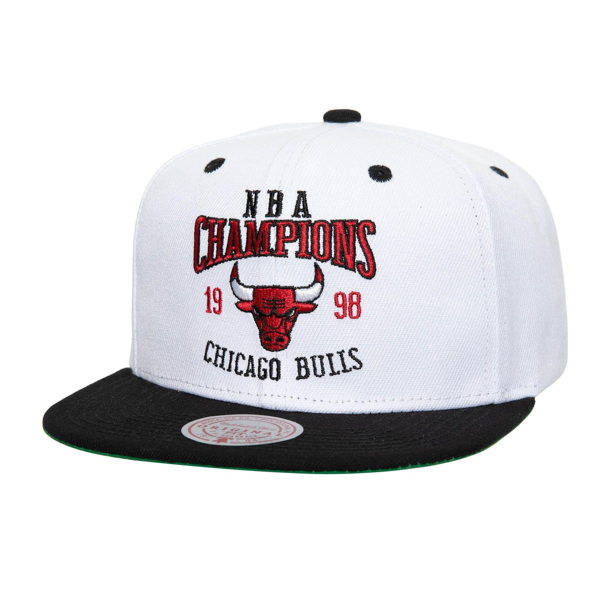 Бейсболка Mitchell & Ness Champ Series Snapback Chicago Bulls Hat