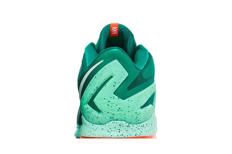 max-lebron-11-low-642849-313_06