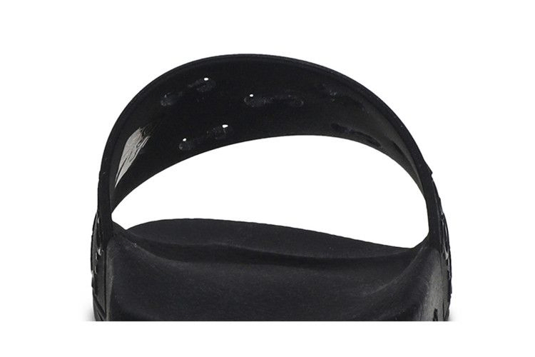 gucci-rubber-gg-slide-black-575957-jdr00-1000_06
