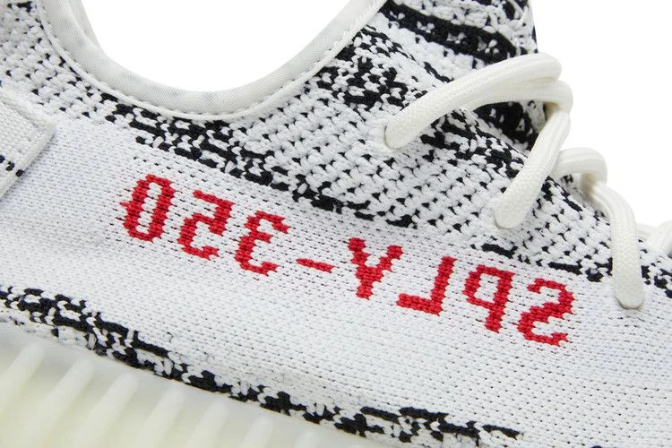 Krossovki-adidas-Yeezy-Boost-350-V2-Zebra-2017-8