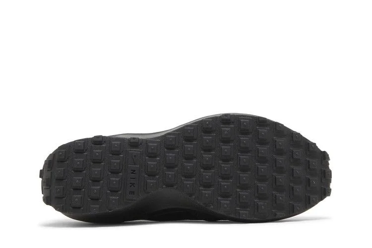 Krossovki-Nike-Wmns-Waffle-Debut-Triple-Black-3