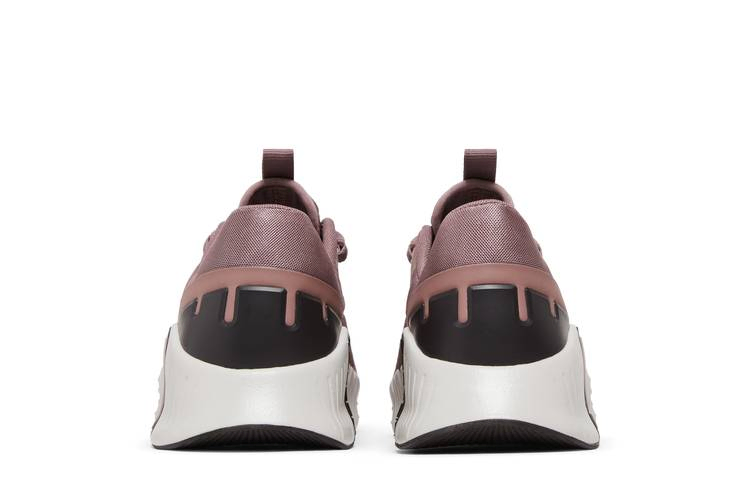 Кроссовки Nike Wmns Free Metcon 5 'Smokey Mauve'