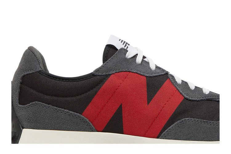 Кроссовки New Balance 327 'Black Red'