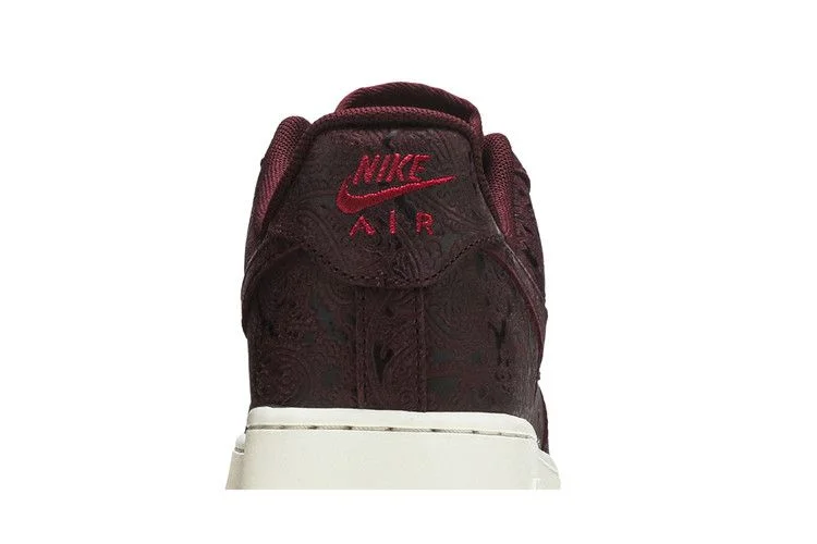 Krossovki-Nike-Wmns-Air-Force-1-07-Premium-Essential-Paisley-Pack-6