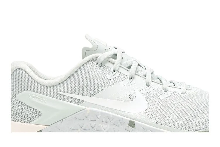 Krossovki-Nike-Wmns-Metcon-4-Silver-Guava-1