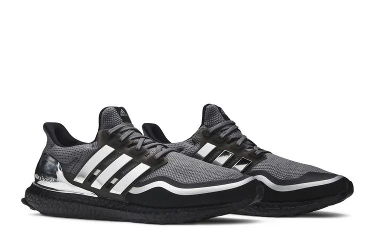 Krossovki-adidas-UltraBoost-Silver-Metallic-7