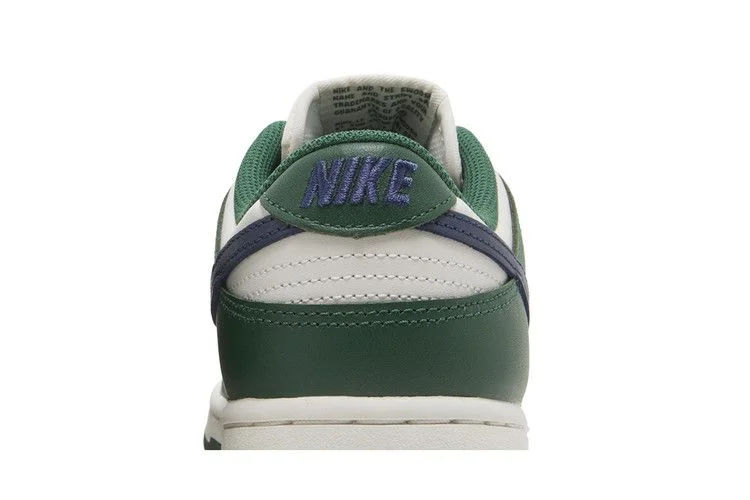 Кроссовки Nike Wmns Dunk Low 'Gorge Green'