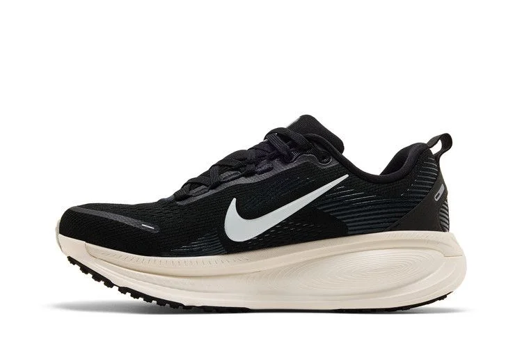Кроссовки Nike Wmns Vomero 18 'Black Coconut Milk'