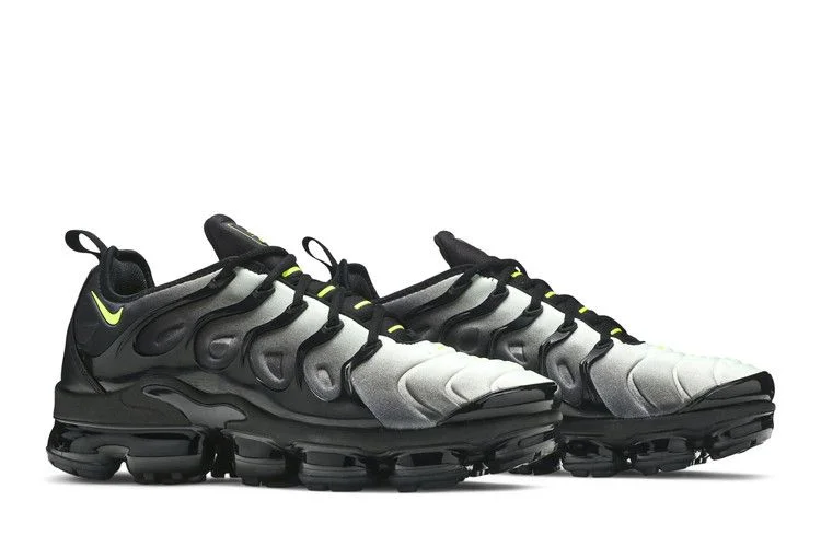 Krossovki-Nike-Air-VaporMax-Plus-Neon-7