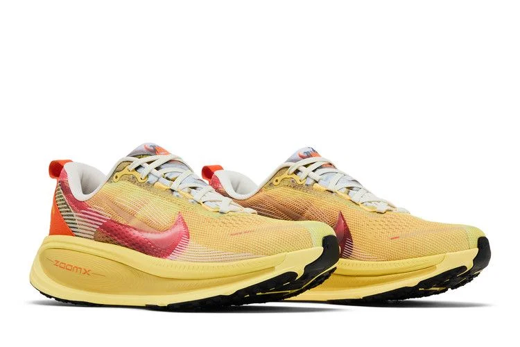 Krossovki-Nike-Vomero-18-International-Running-Pack-7