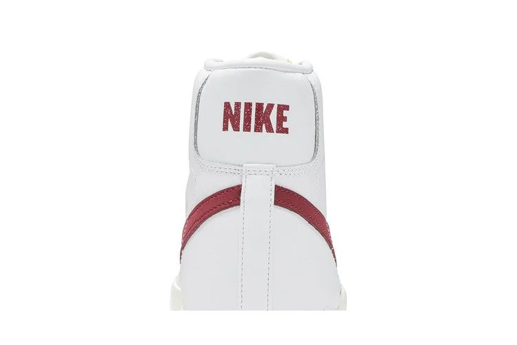 Кроссовки Nike Blazer Mid '77 'Brick Red'