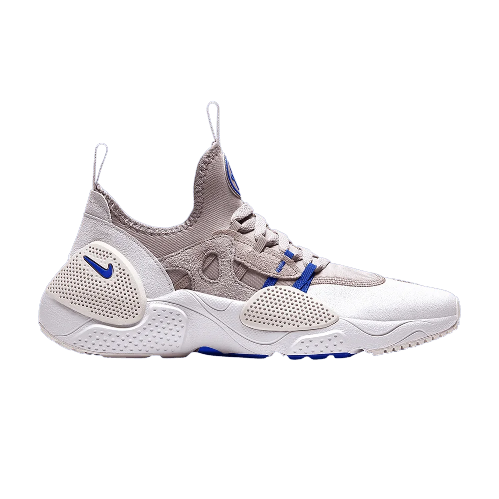 Krossovki-Nike-Huarache-E.D.G.E.-TXT-Soft-Grey