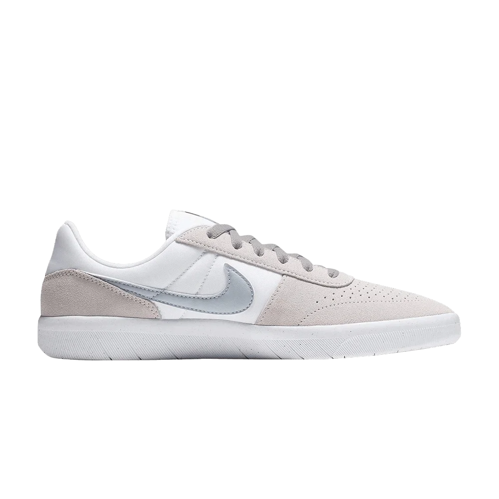 Krossovki-Nike-Team-Classic-SB-Vast-Grey