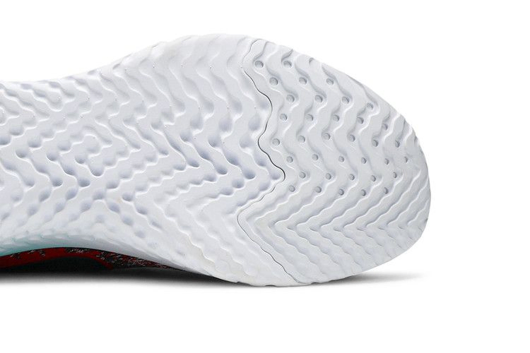 Кроссовки Nike Epic React Flyknit 2 'Black University Red'