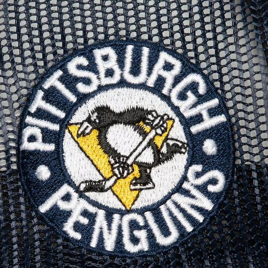 Бейсболка Mitchell & Ness Navy Pittsburgh Penguins Team Seal Trucker Adjustable Hat