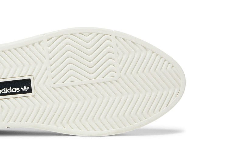 wmns-sleek-super-cloud-white-silver-eg6770_04
