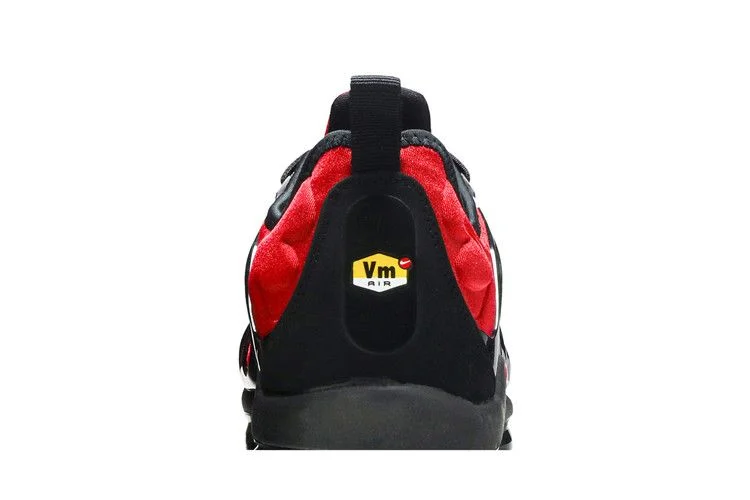 Кроссовки Nike Air VaporMax Plus 'University Red'