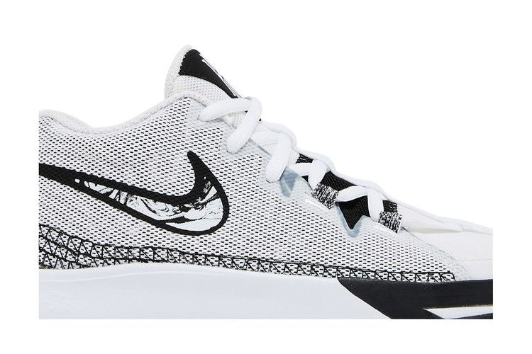kyrie-flytrap-6-gs-white-black-dq8094-101_01