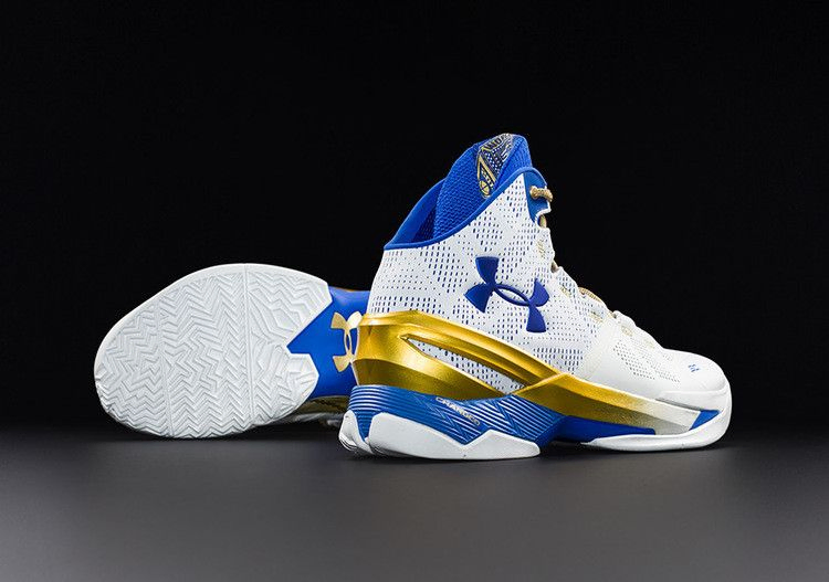 curry-2-gold-rings-1259007-107_01