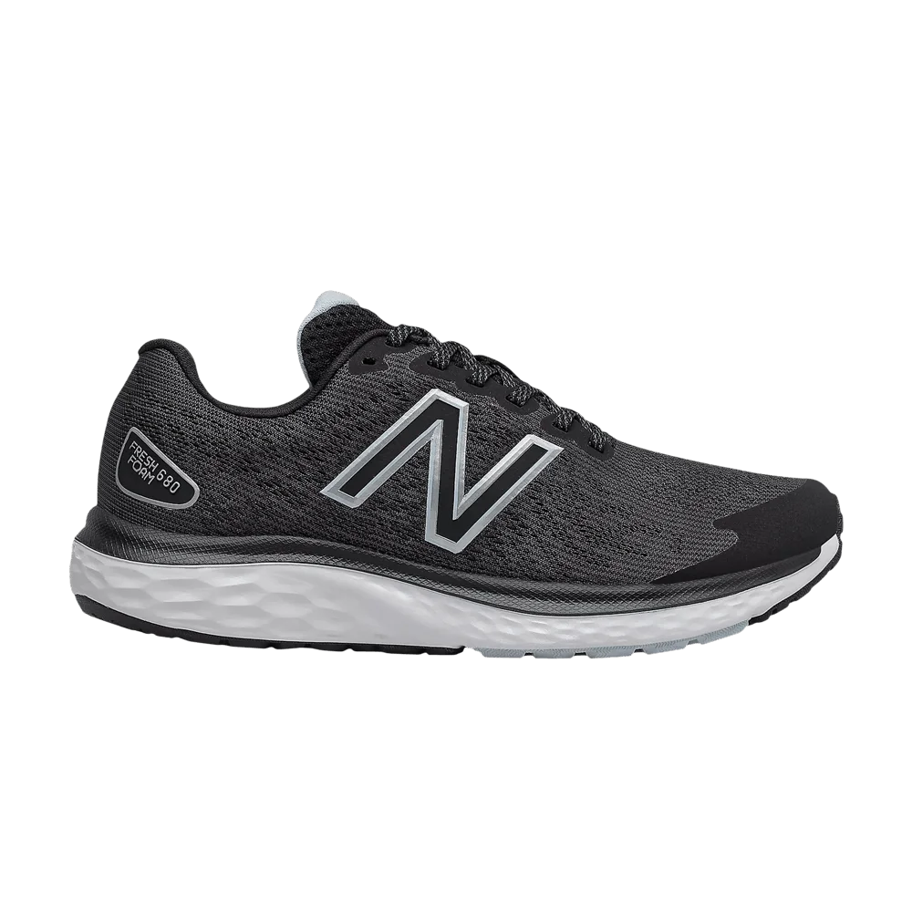 Krossovki-New-Balance-Wmns-Fresh-Foam-680v7-Wide-Black-White