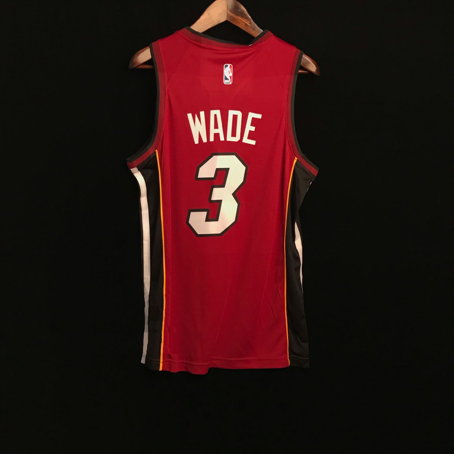 Баскетбольная джерси 2017-18 Dwyane Wade Miami Heat #3 Icon Red