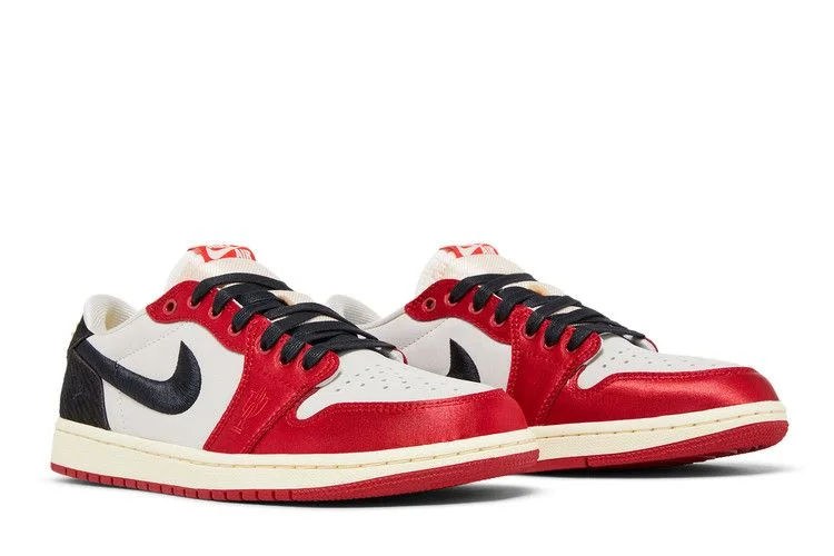 Krossovki-Trophy-Room-x-Air-Jordan-1-Retro-Low-OG-SP-Rookie-Card-Away-7