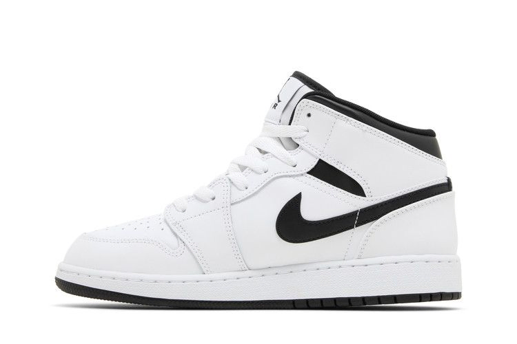 air-jordan-1-mid-gs-white-black-dq8423-132_02