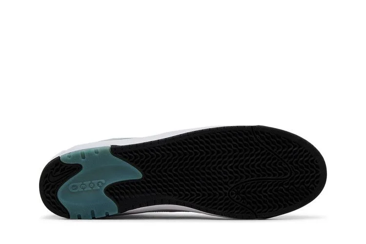 Krossovki-Nike-Air-Max-Ishod-Wair-SB-Silver-Bullet-3