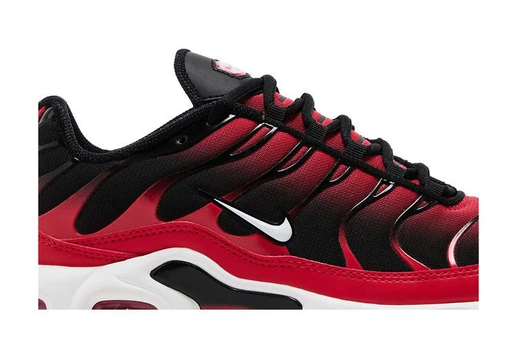 Krossovki-Nike-Wmns-Air-Max-Plus-University-Red-Black-1