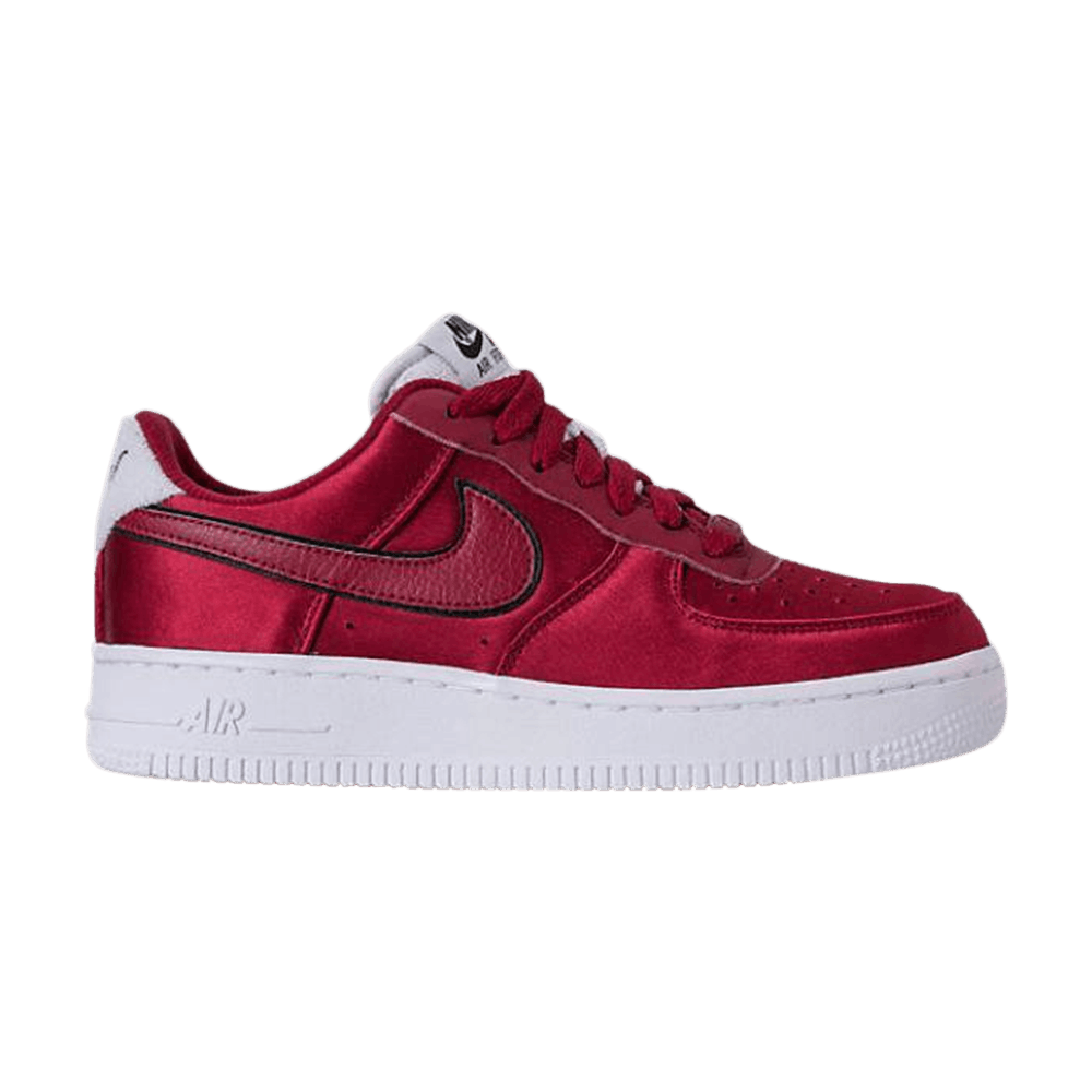 Кроссовки Nike Wmns Air Force 1 '07 SE 'Red Velvet'