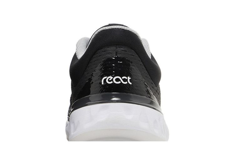 Кроссовки Nike Alpha Huarache Elite 4 Low 'Black Dark Smoke Grey'