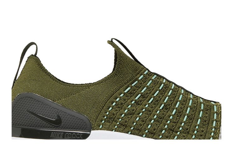 react-phantom-run-flyknit-2-rough-green-sequoia-dx2311-300_01